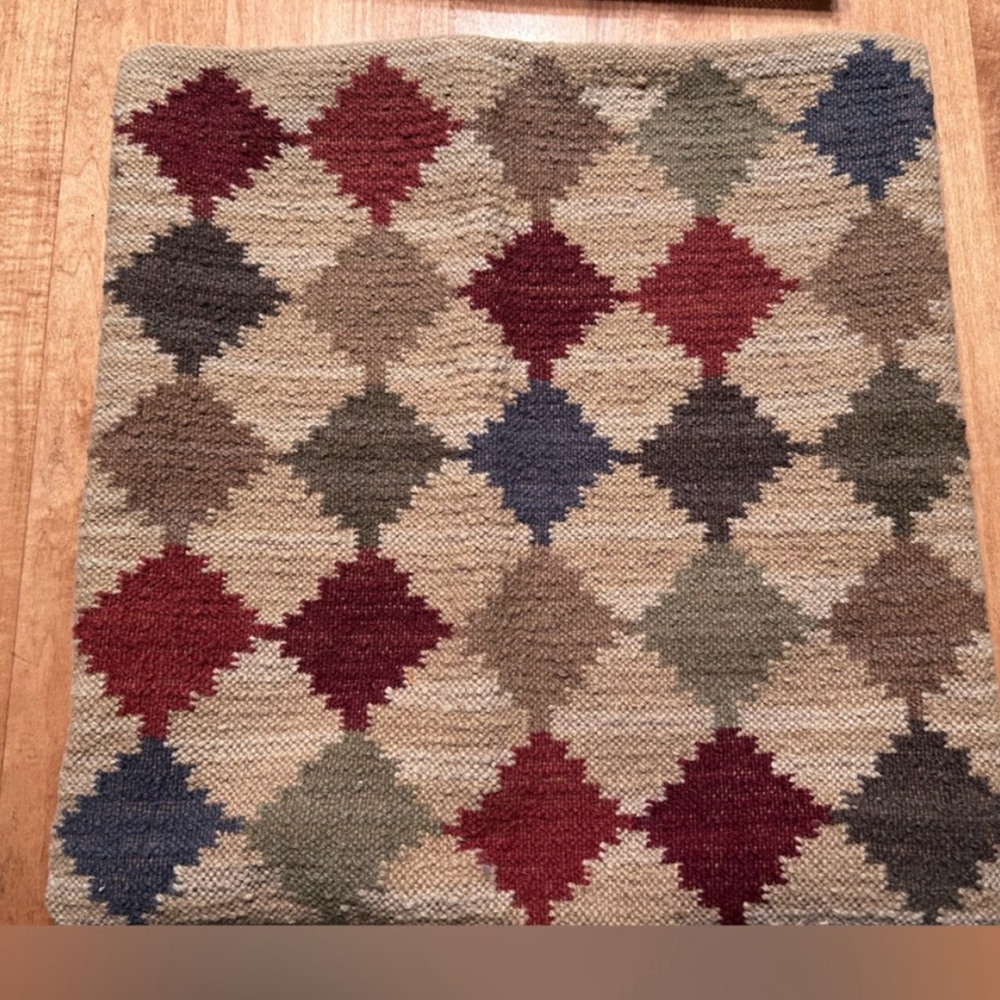 Pottery Barn Turkish Wool/Cotton Kilim Pillow Cover with Zipper. 18” Square